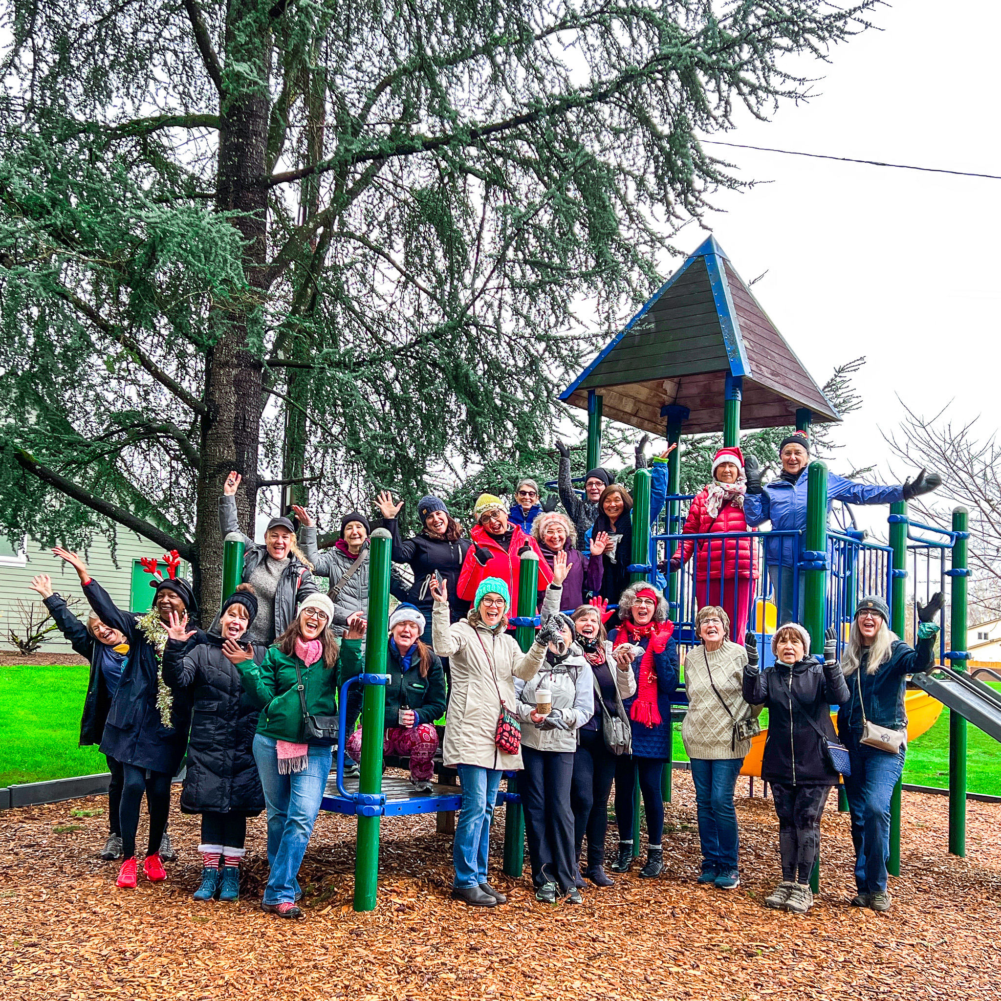 PDX Women Who Walk, Group photo 2021 12 16 11.59.30