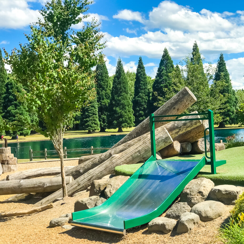 Walking Sellwood-Moreland: Oaks Bottom Overlook, Westmoreland Park, Garthwick Loop Route Map |  Novel play options keep kids fully engaged in this exemplary play space